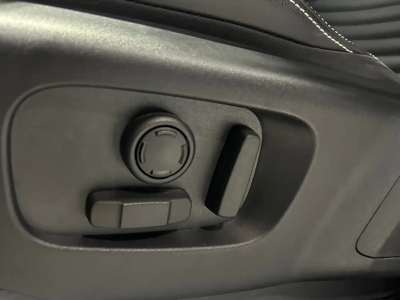 Land Rover Discovery 2024 Model 360PS S фото 11