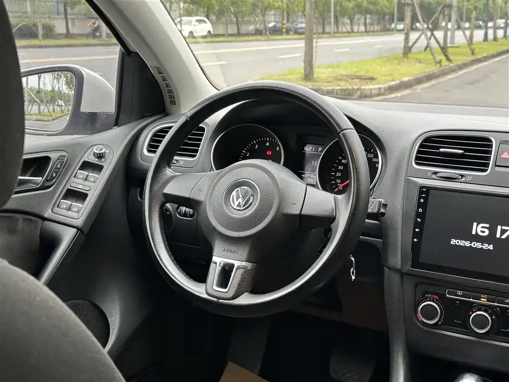 Volkswagen Golf 2012 1.6 Automatic Comfort Type фото 13