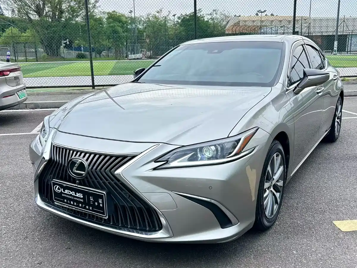 Lexus ES 2018 200 Luxury Edition China V