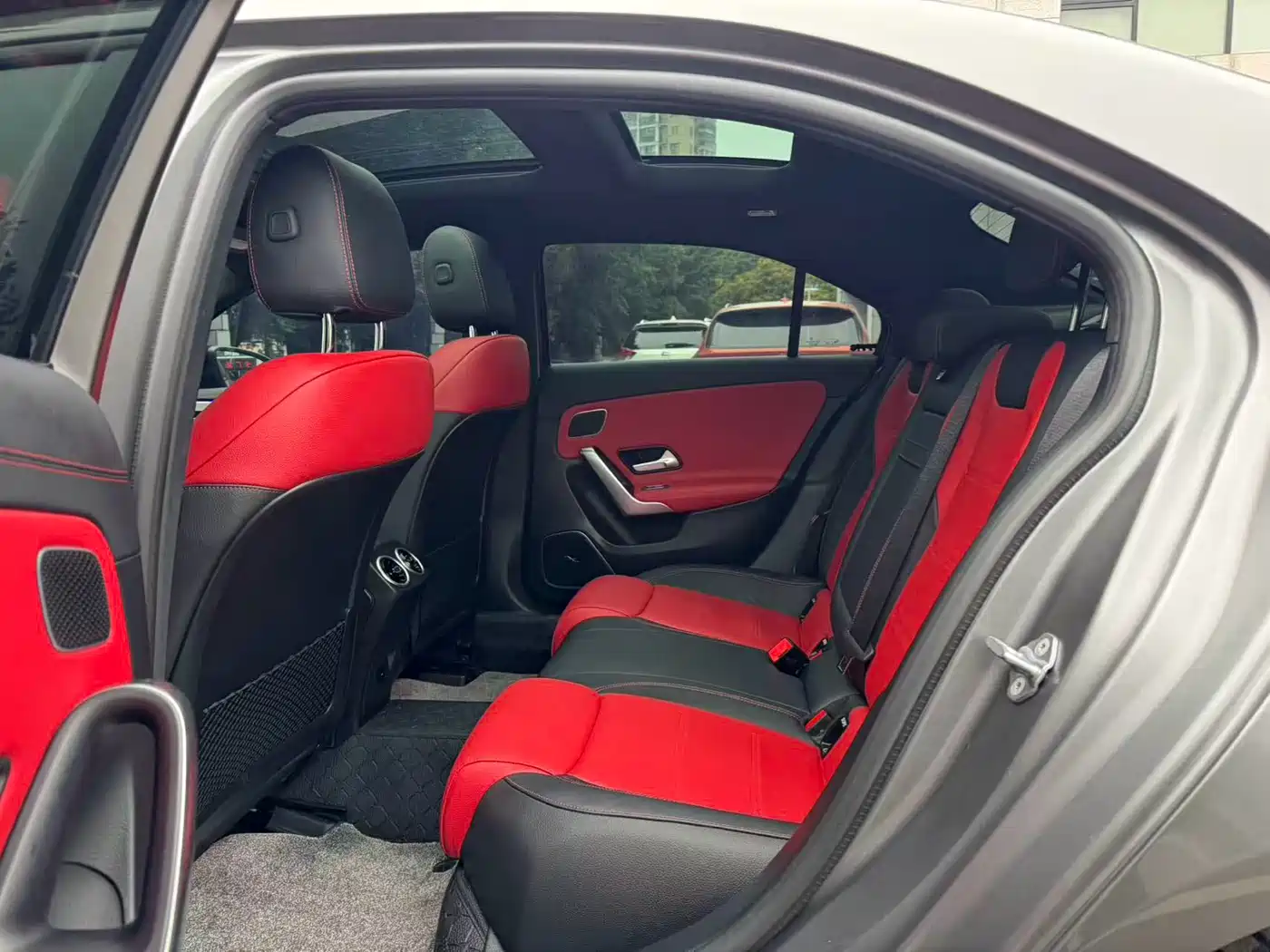 Mercedes-Benz A-Class AMG 2023 Model Year AMG A 35 L 4MATIC фото 6