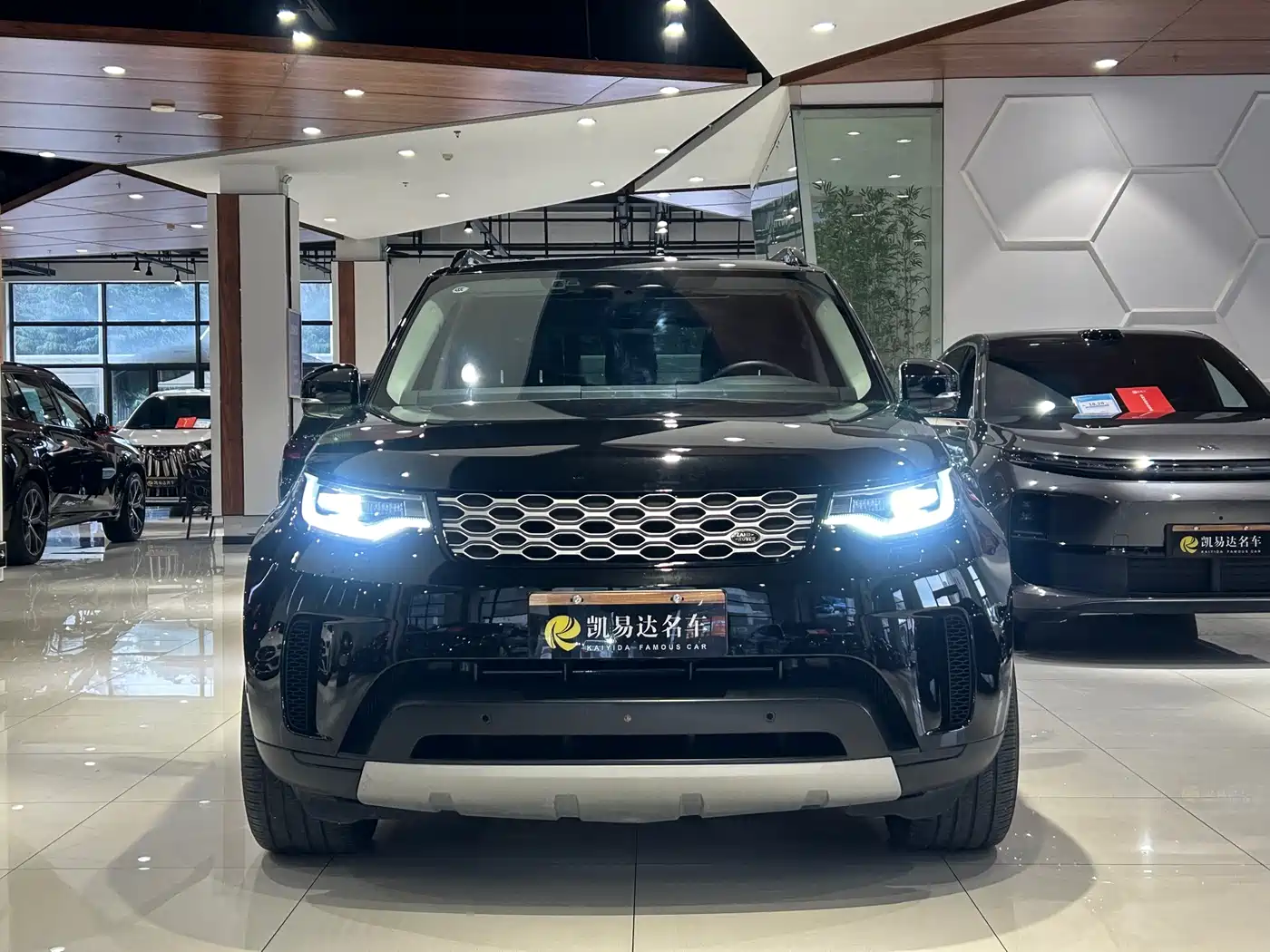 Land Rover Discovery 2024 Model 360PS S фото 2