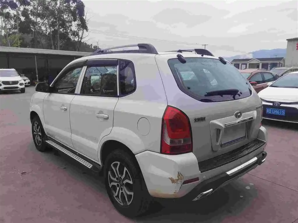Hyundai Tucson 2009 2.0L Automatic 2WD Sunroof фото 4
