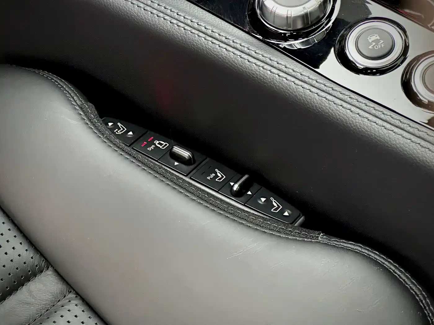 Mercedes-Benz CLS AMG 2015 AMG CLS 63 4MATIC фото 24