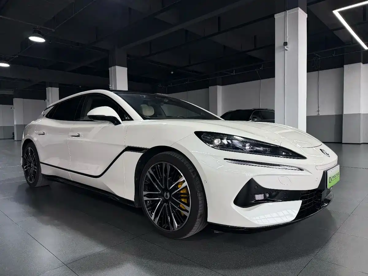 Denza Z9GT 2024 1100 AWD Ultra Edition фото 3