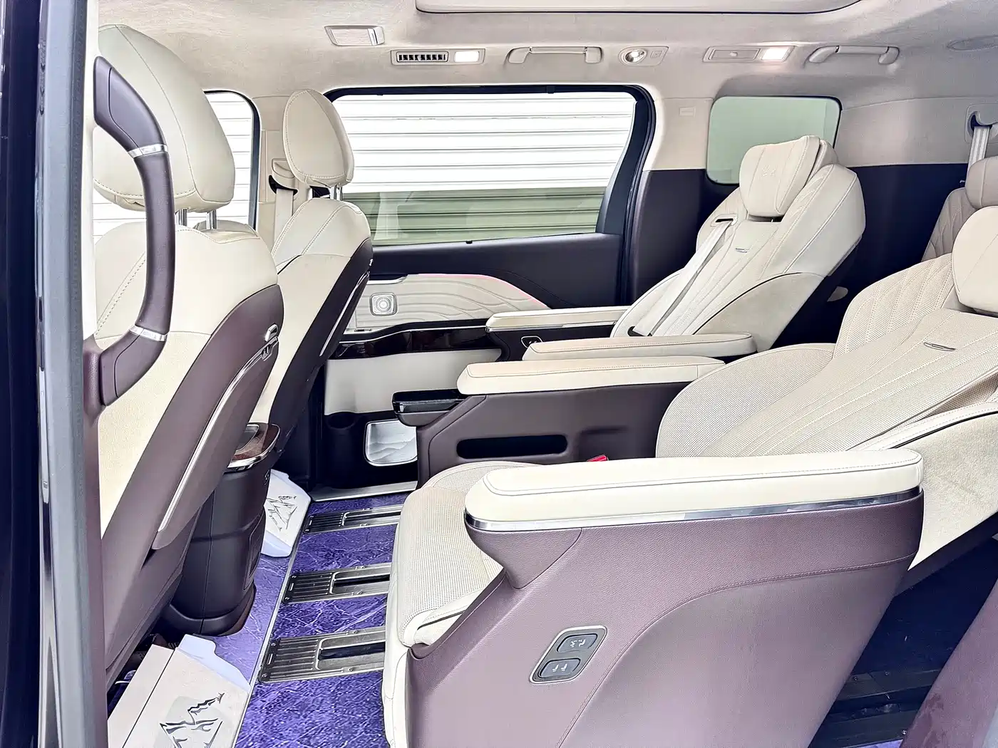 Hongqi HQ9 2023 2.0T Smart Connect Flagship фото 11