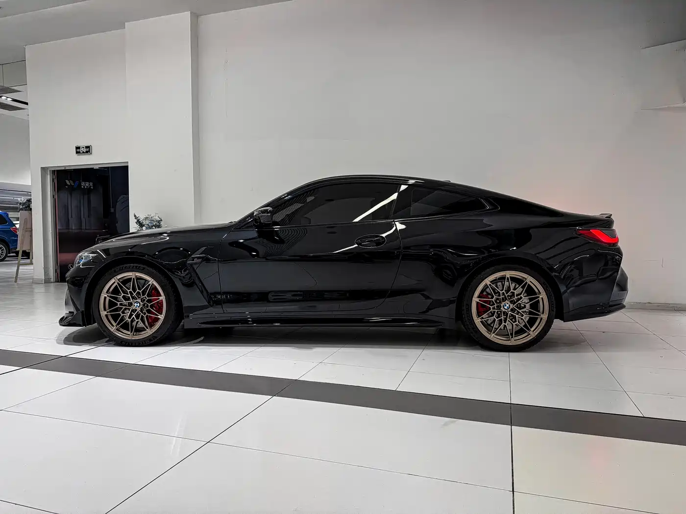 BMW M4 2023 M4 Coupe M xDrive Thunder Edition фото 6