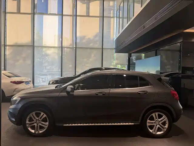 Mercedes-Benz GLA 2016 GLA 200 Dynamic — фото 4