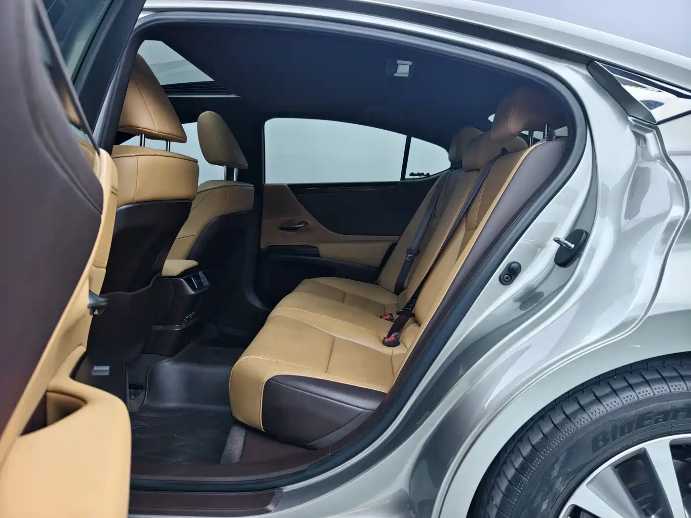 Lexus ES 2020 200 Excellence фото 13