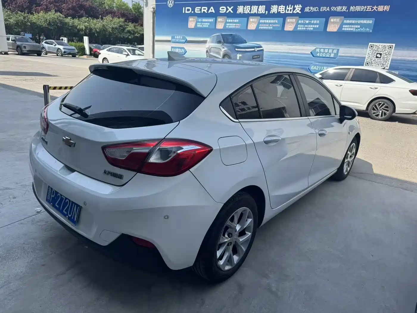 Chevrolet Cruze 2017 1.5L Hatchback Auto Style фото 5