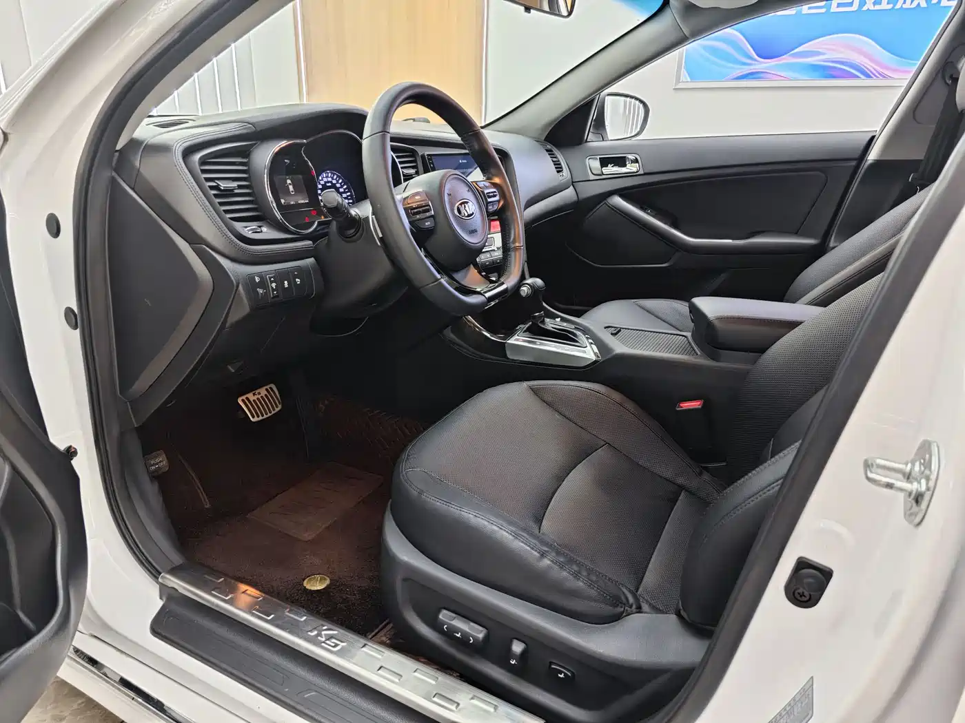 Kia K5 2014 2.0L Automatic LUXURY фото 8