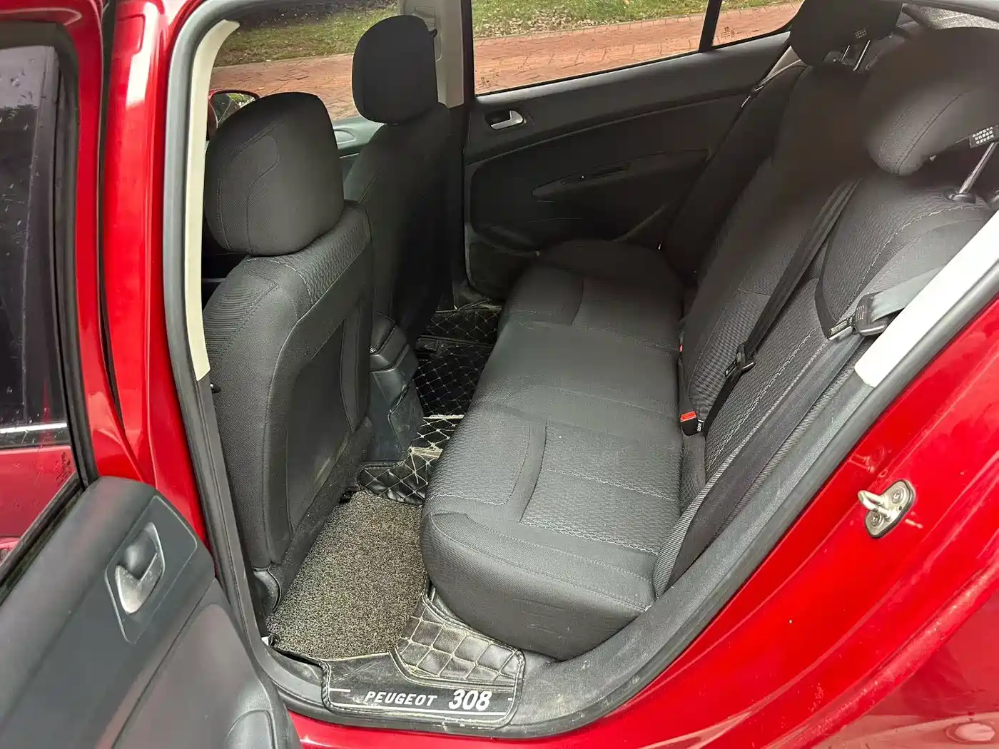 Peugeot 308 2014 Model Joy Edition Classic 1.6L Manual Superior Style фото 6