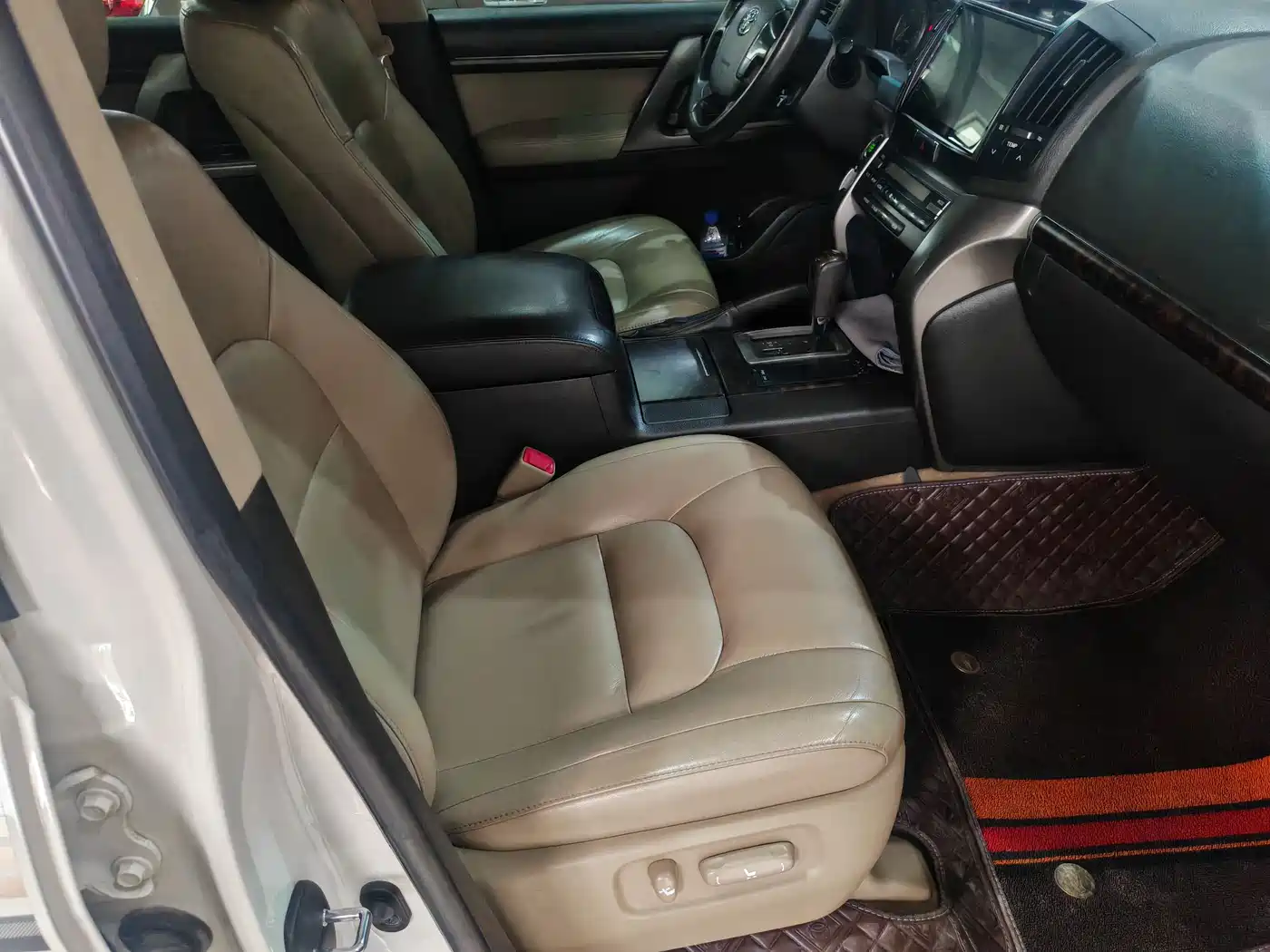 Toyota Land Cruiser 2010 Model 4.0L Automatic VX фото 9