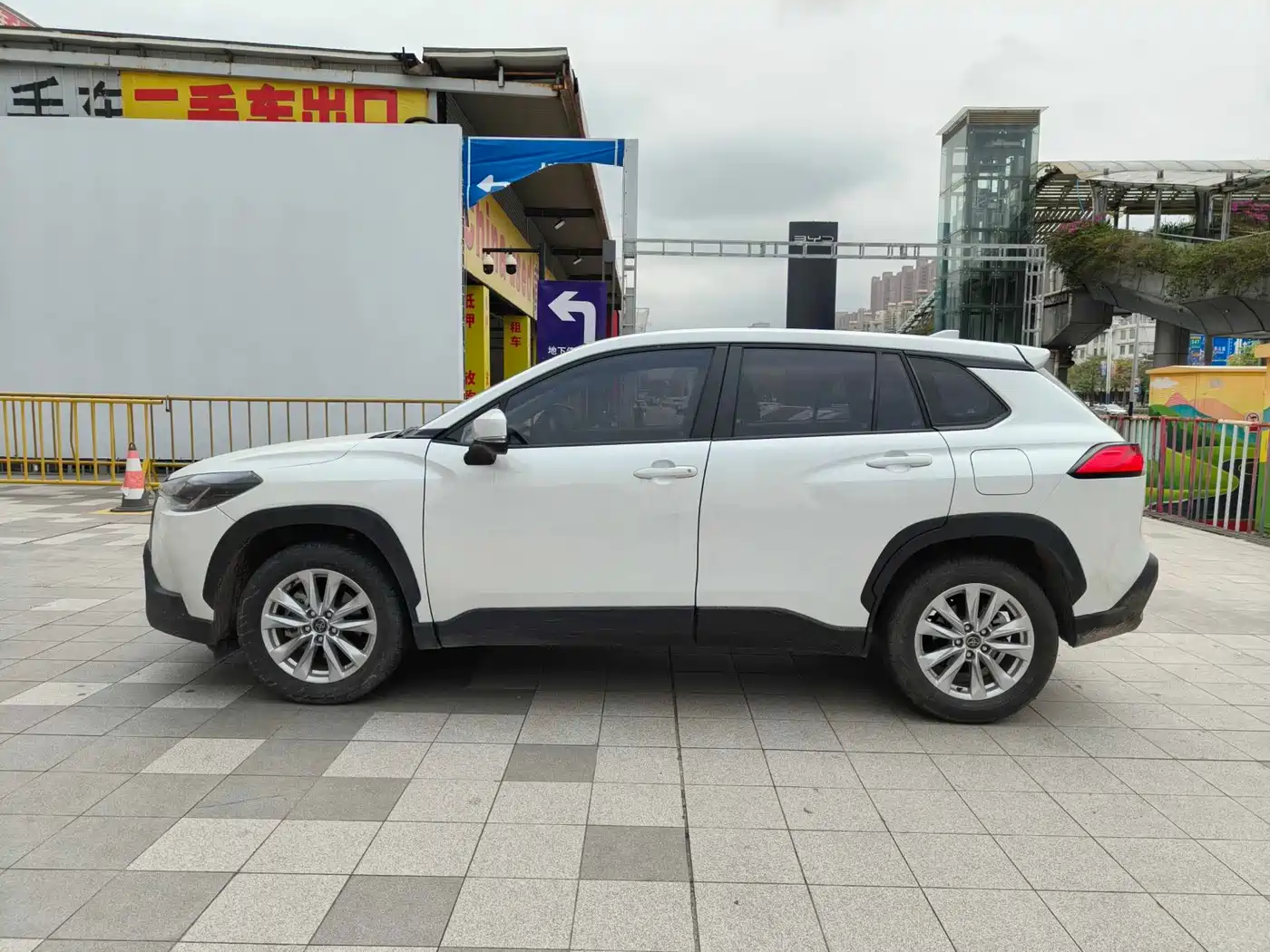 Toyota Corolla Cross 2024 Model 2.0L Pioneer Edition фото 5