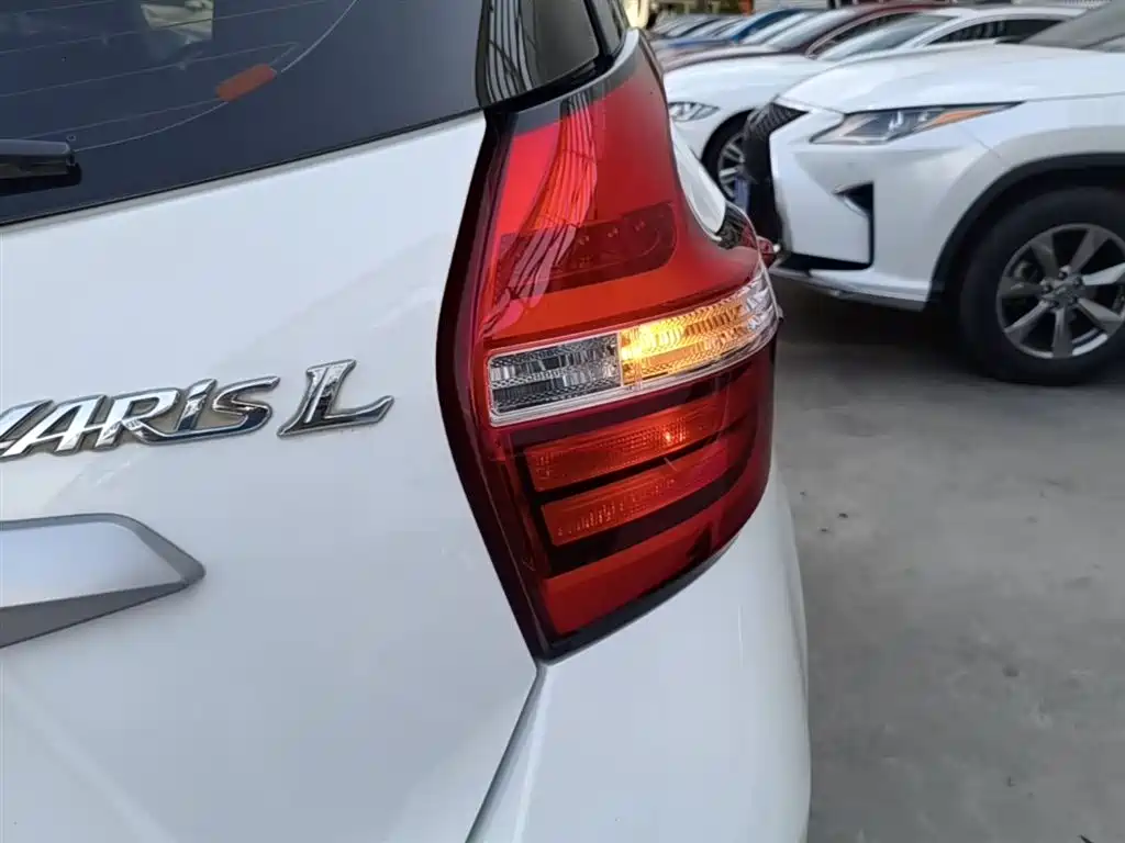 Toyota YARiS L Zhi Xuan 2020 1.5L CVT Leading Edition фото 8