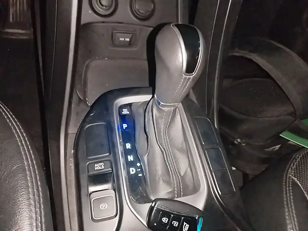 Hyundai Santa Fe 2015 2.0T Automatic 2WD Smart 5-Seater фото 14