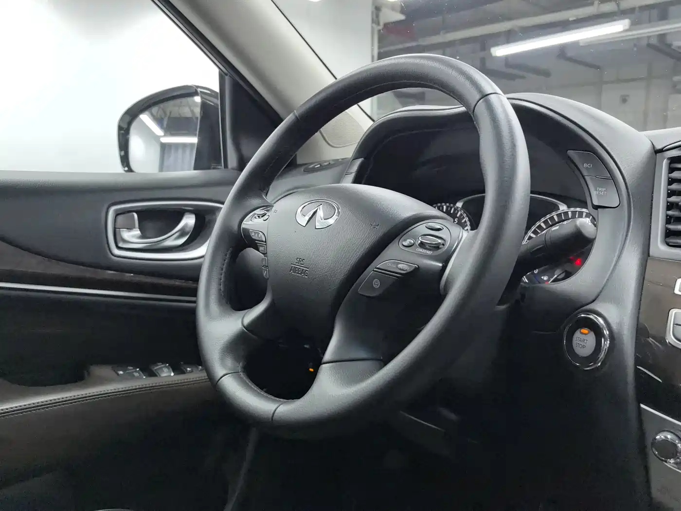 Infiniti QX60 (Import) 2014 2014 2.5 S/C Hybrid AWD All-Round Edition
