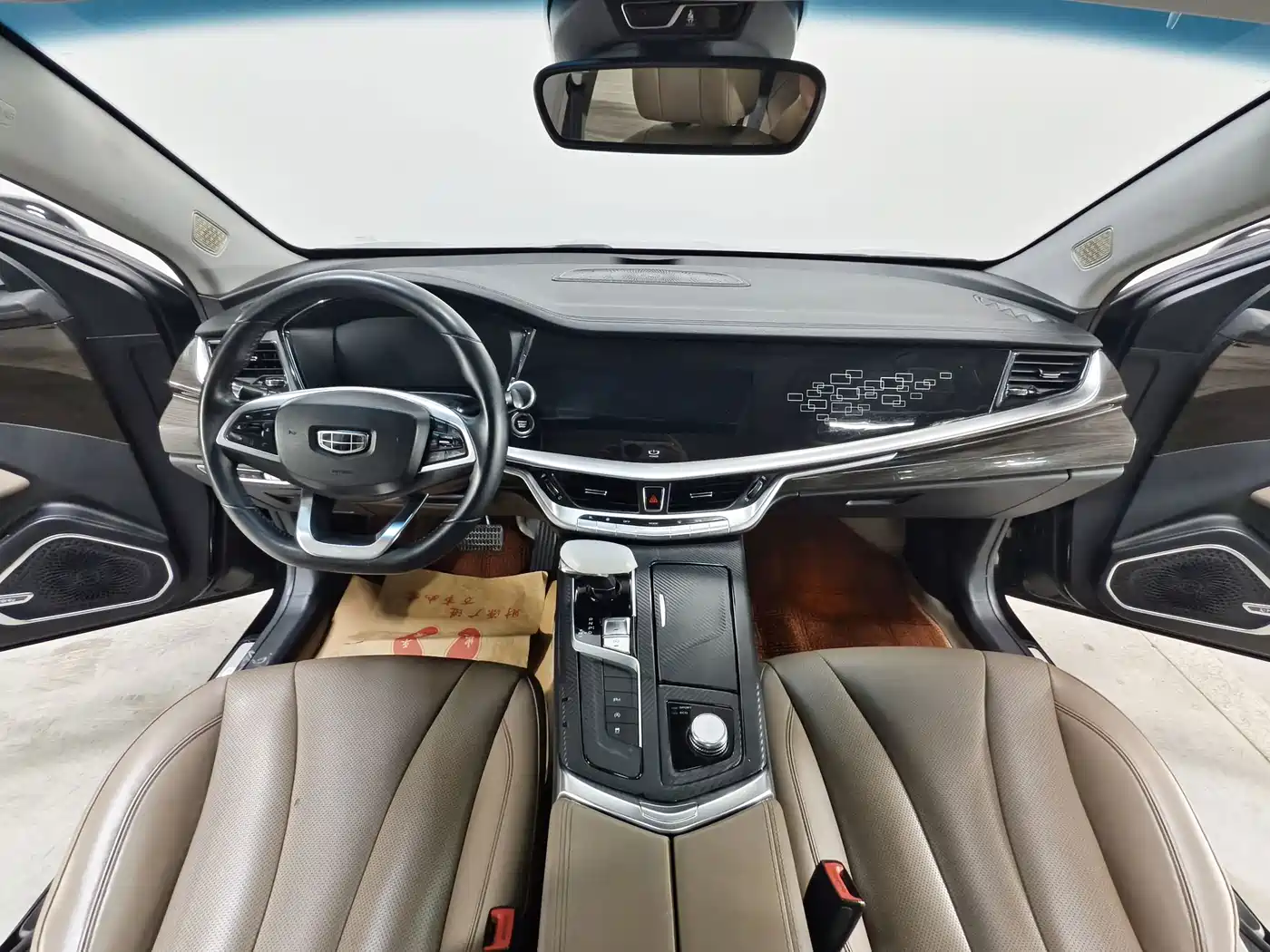 Фото 9 - Geely Borui