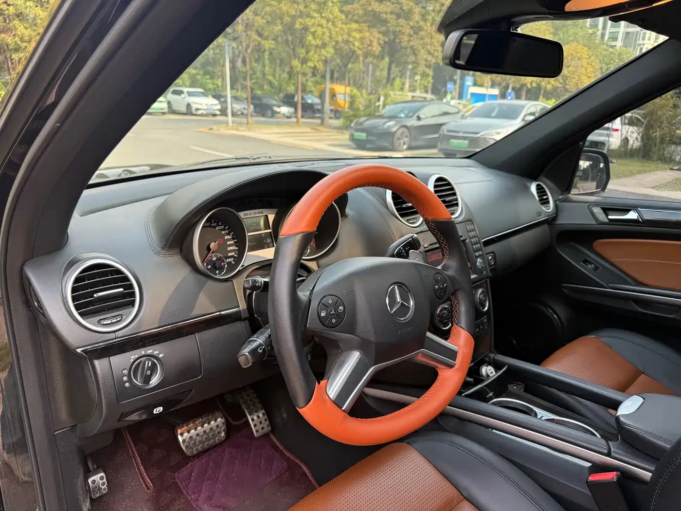 Mercedes-Benz M-Class AMG 2011 AMG ML 63 фото 9