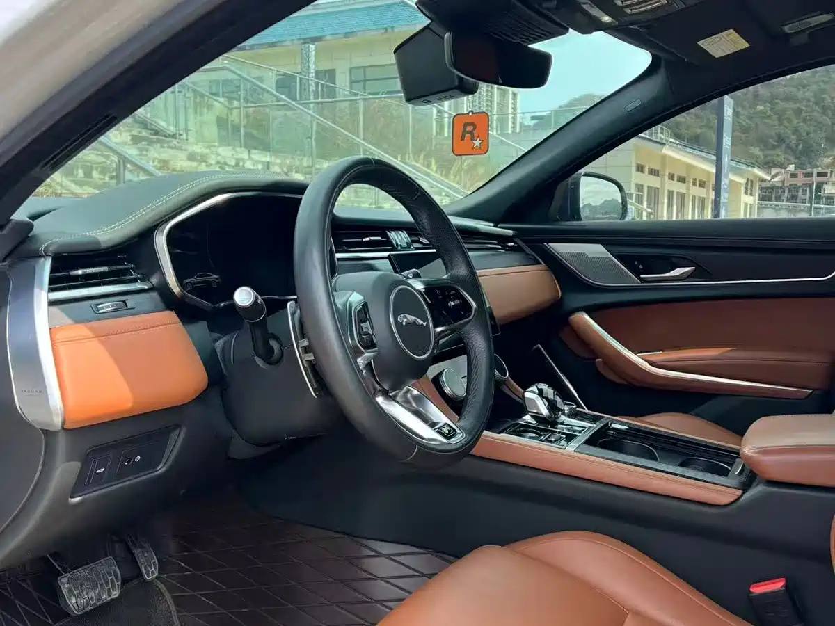 Jaguar XFL 2023 XFL 2.0T P250 2WD Elite Sport Gilded Edition фото 4