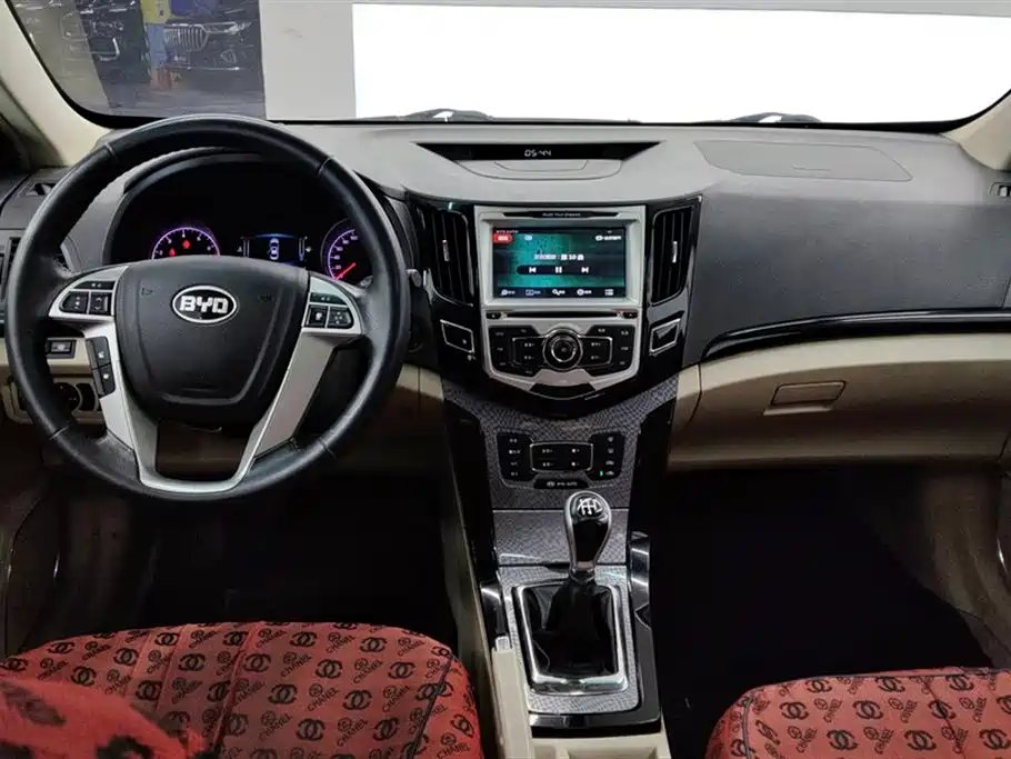 BYD Surui 2012 1.5L Manual Luxury фото 12