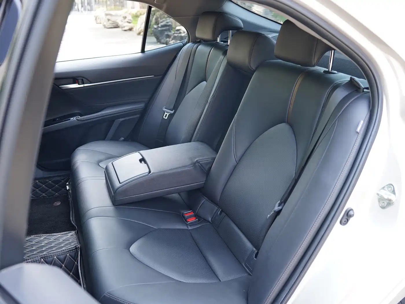 Toyota Camry 2019 Facelift Hybrid 2.5HG Luxury Edition фото 22