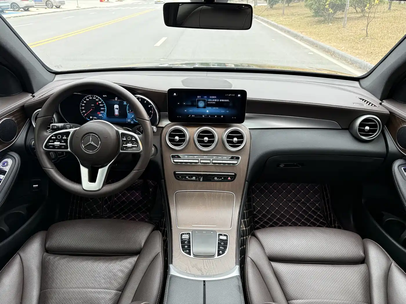 Mercedes-Benz GLC 2020 Facelift GLC 260 L 4MATIC Luxury фото 11