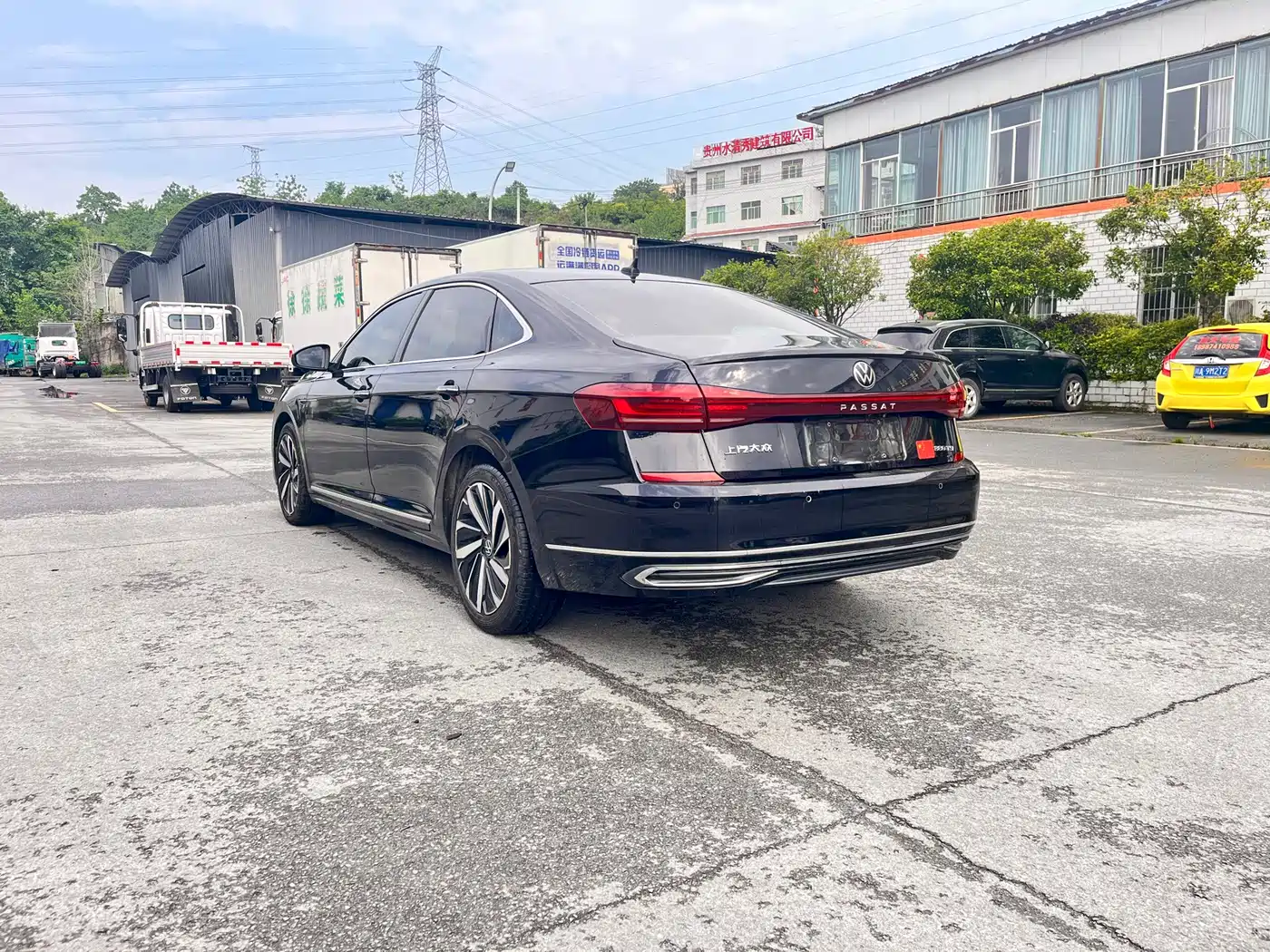 Volkswagen Passat 2022 330TSI Starlight Elite Edition фото 7