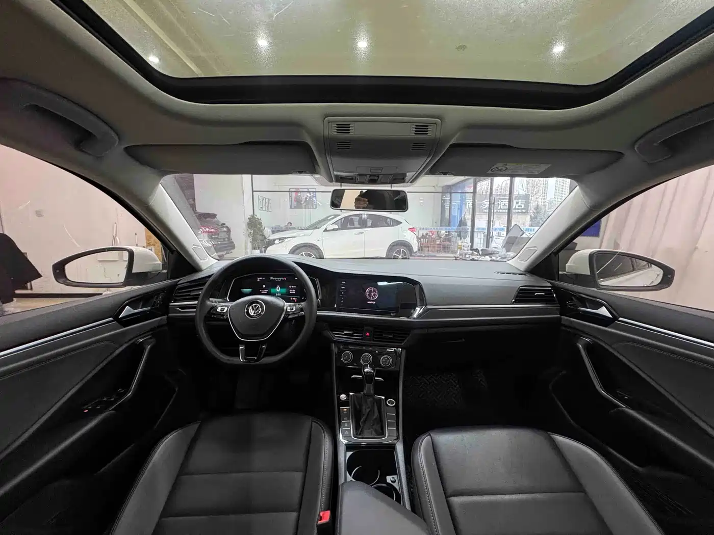 Volkswagen Sagitar 2022 280TSI DSG Surpassing Edition фото 17