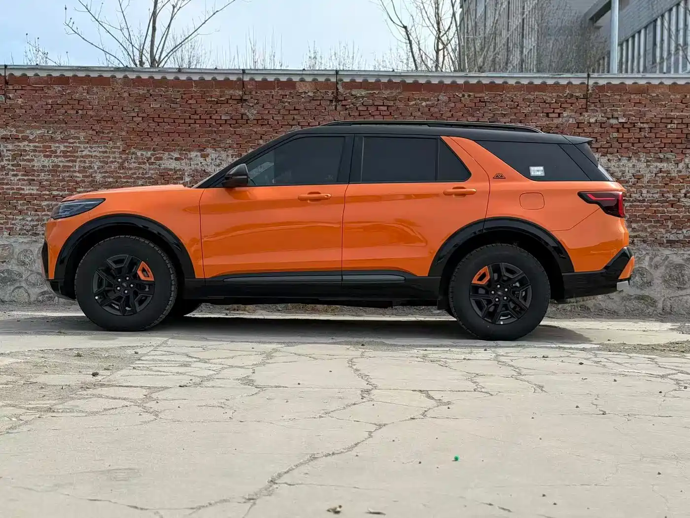 FORD EXPLORER