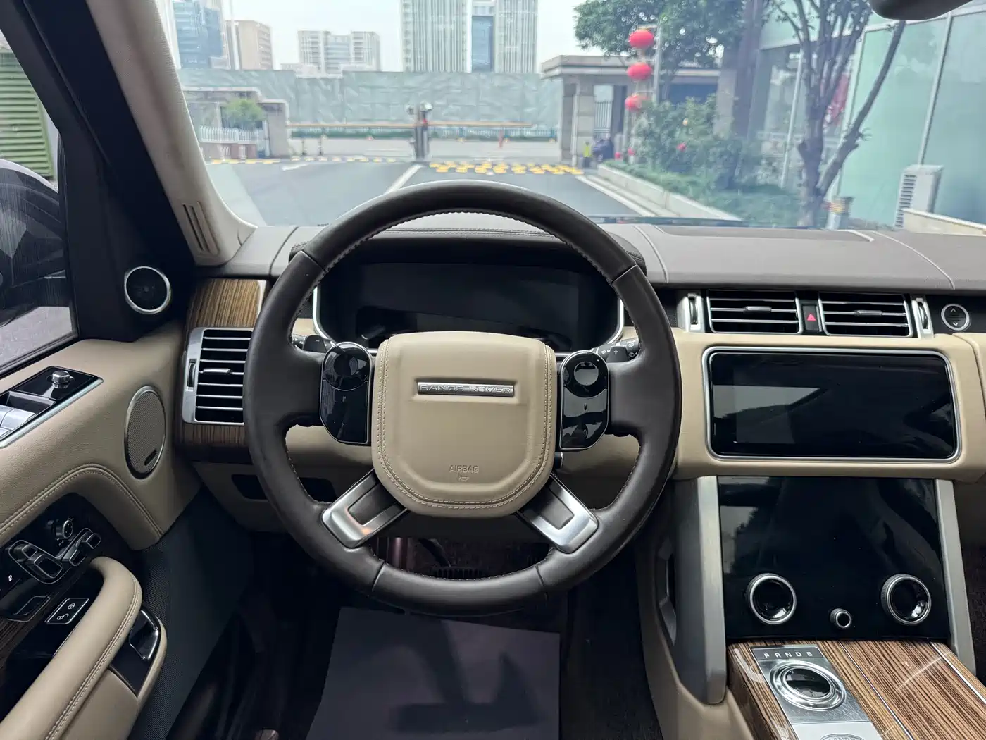 Land Rover Range Rover 2018 3.0 SC V6 Vogue Heritage Extended Edition фото 39