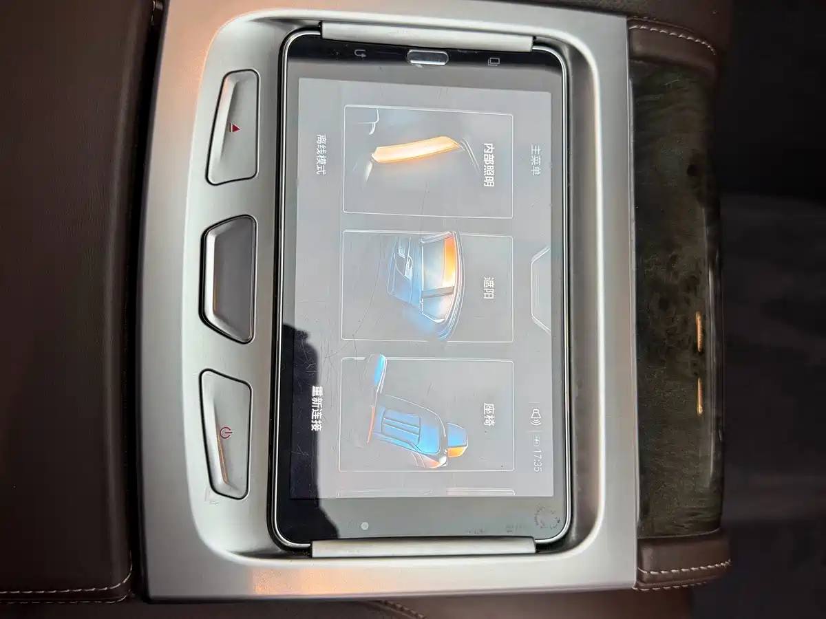 BMW 7 Series 2016 730Li Leading фото 23