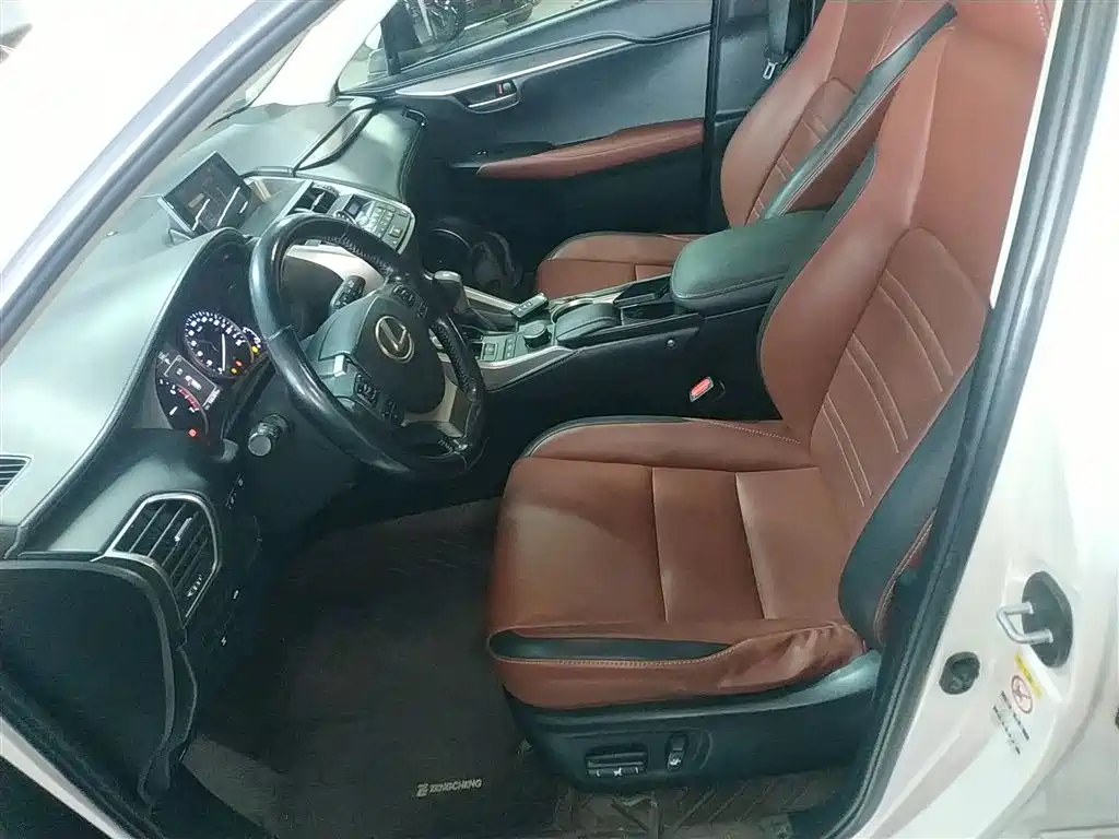 Lexus NX 2016 200 AWD F Sport фото 11