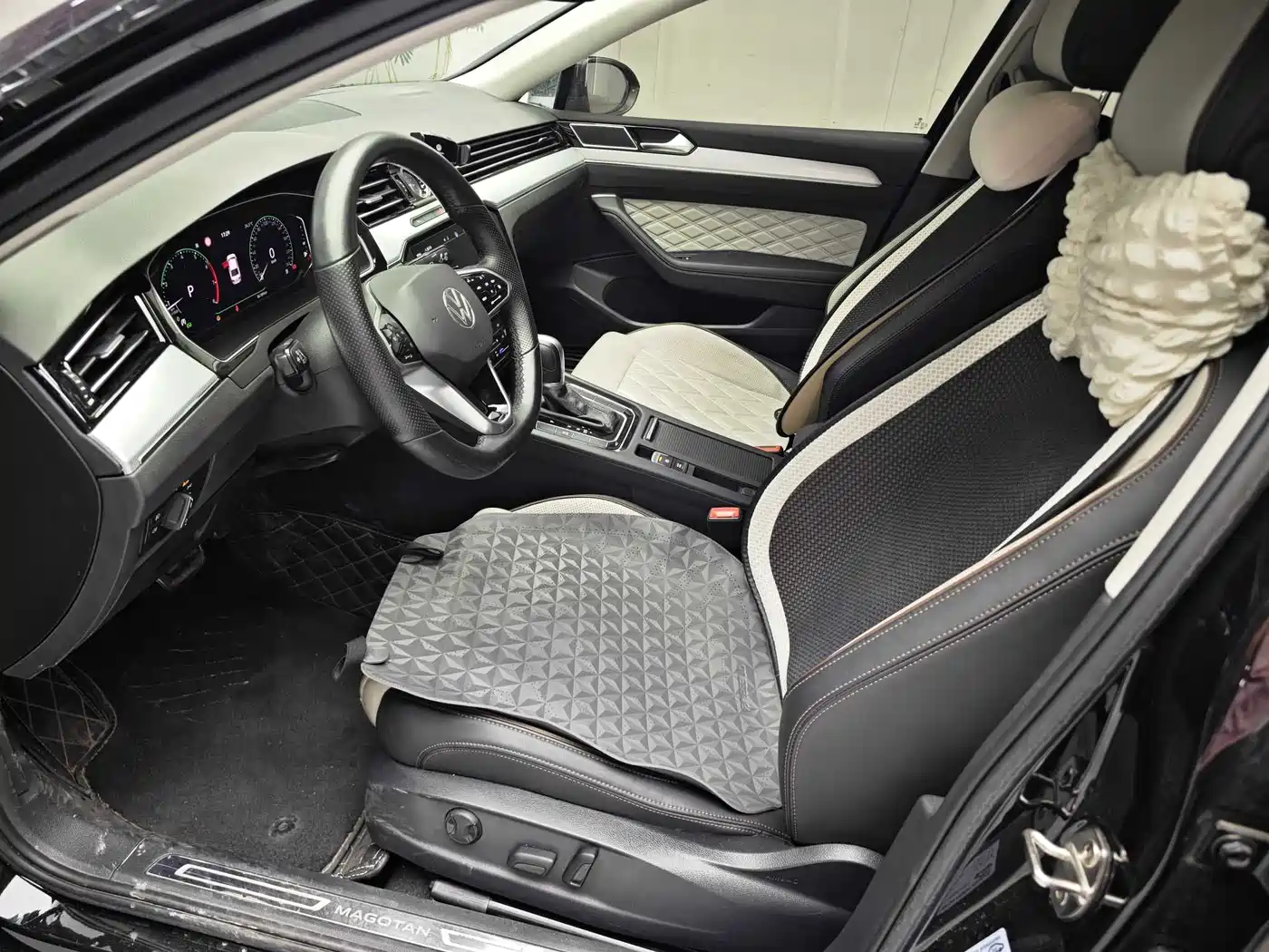 Volkswagen Magotan 2023 2 Million Units Anniversary Edition 330TSI DSG Leading Type фото 8