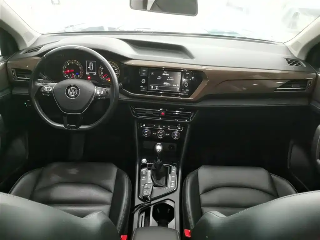 Volkswagen Tharu 2020 280TSI 2WD Comfort Edition China VI фото 10