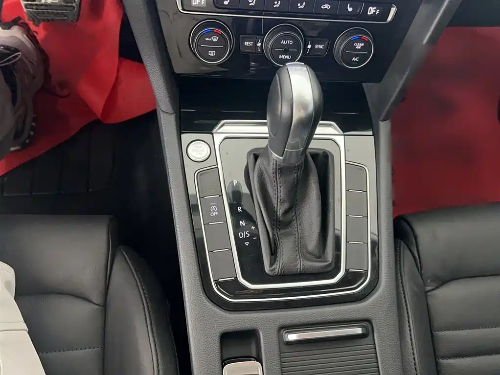 Volkswagen Magotan 2018 Facelift 330TSI DSG Luxury фото 11