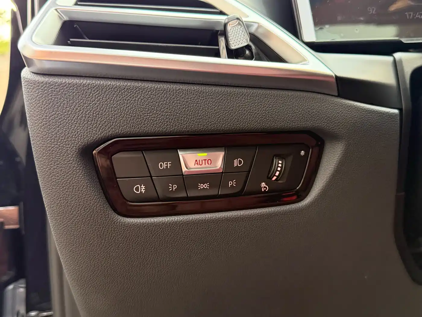 BMW 3 Series 2024 325Li M Sport Package фото 11