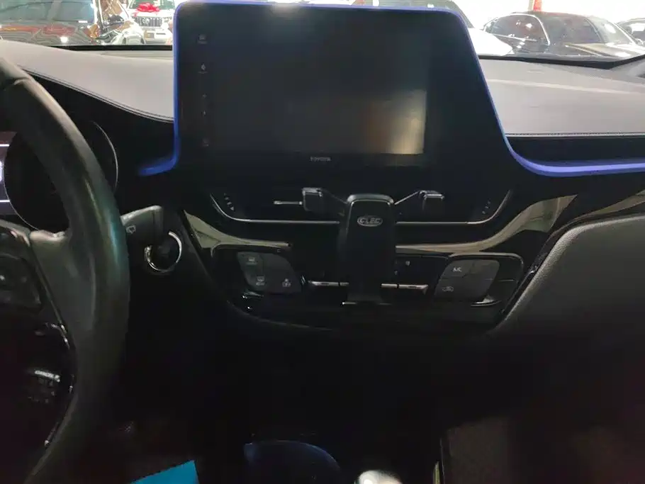 Toyota IZOA 2018 2.0L Glamour Sunroof Edition China VI фото 13