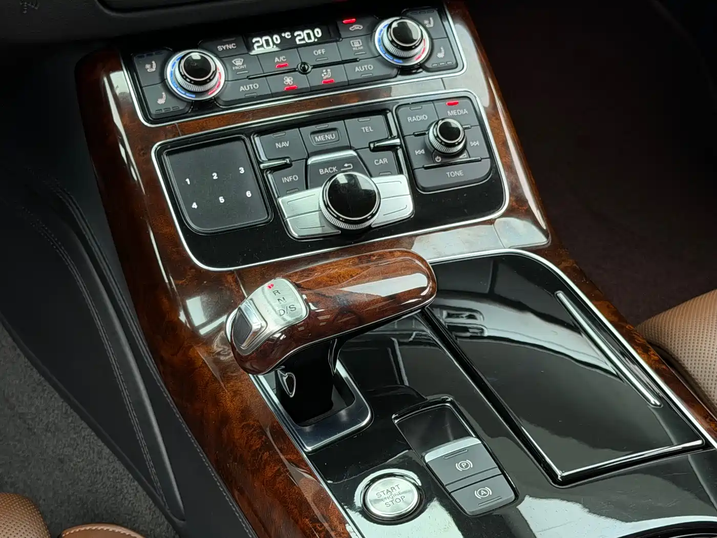 Audi A8 2013 A8L 55 TFSI quattro Premium фото 8