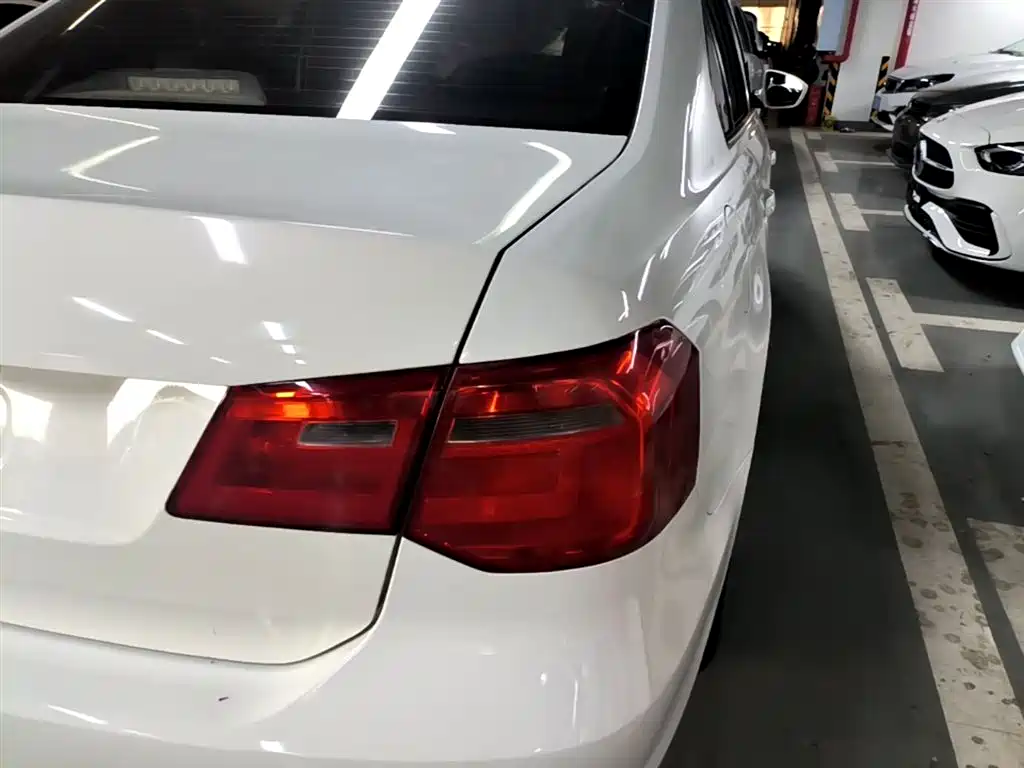 Volkswagen Jetta 2015 Value Edition 1.6L Manual Fashion фото 8