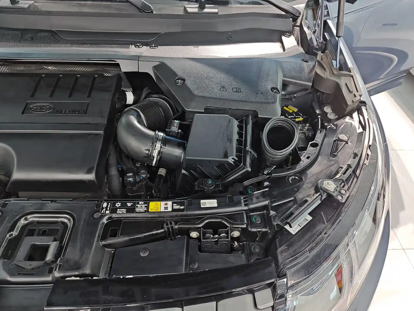 Land Rover Discovery Sport 2022 Model 249PS R-Dynamic S Performance Edition 5-Seater фото 30