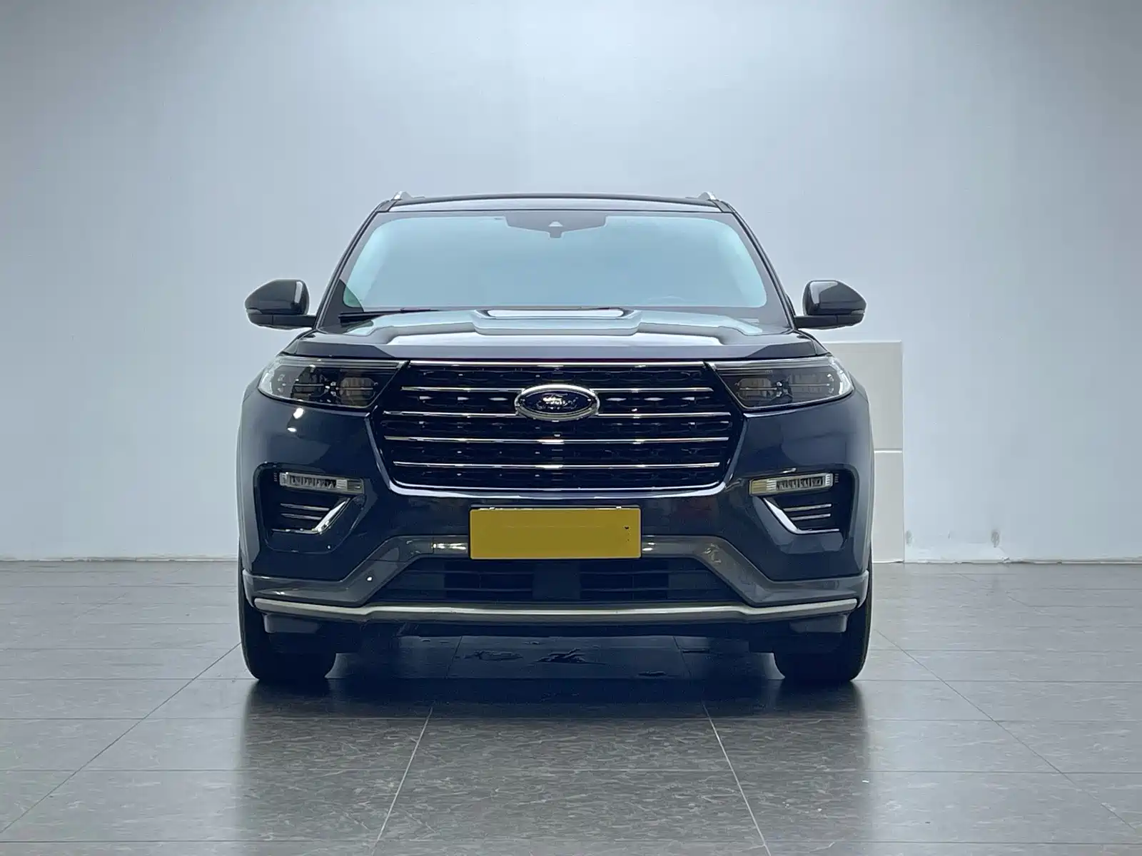 Фото 2 - Ford Explorer