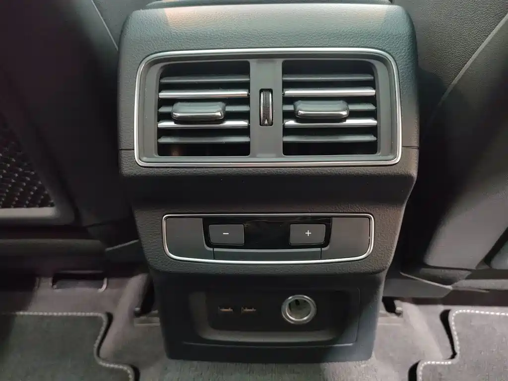 Audi Q5L 2024 Model 40 TFSI Luxury Dynamic фото 20