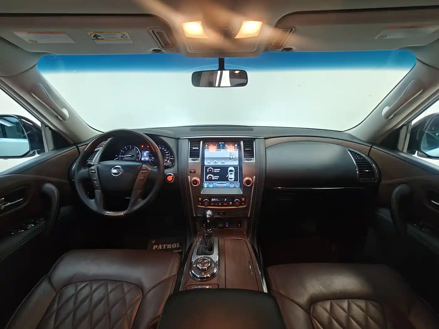 Nissan Patrol 2018 4.0L Leadership фото 4