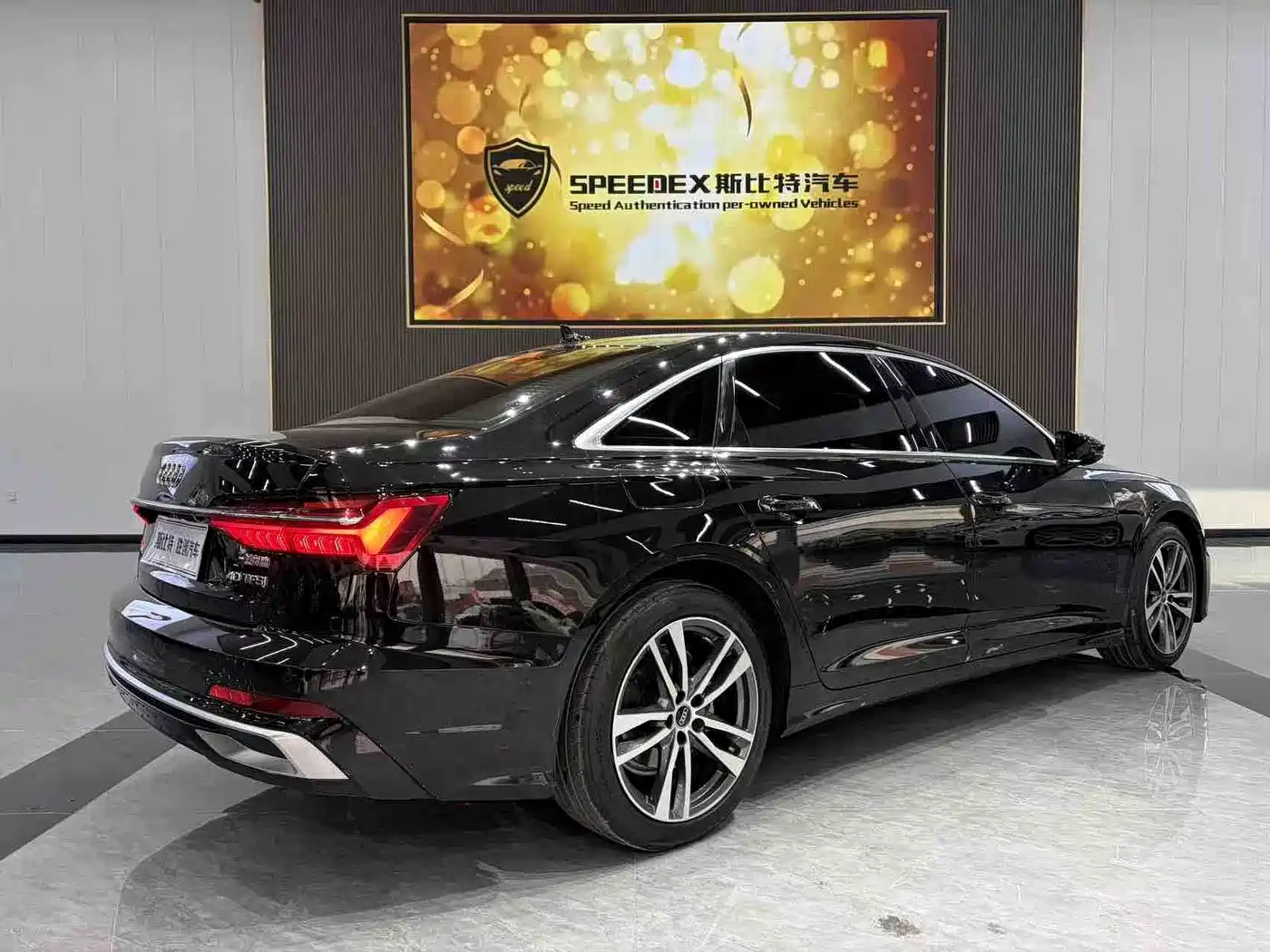 Audi A6L 2023 40 TFSI Luxury Dynamic фото 22