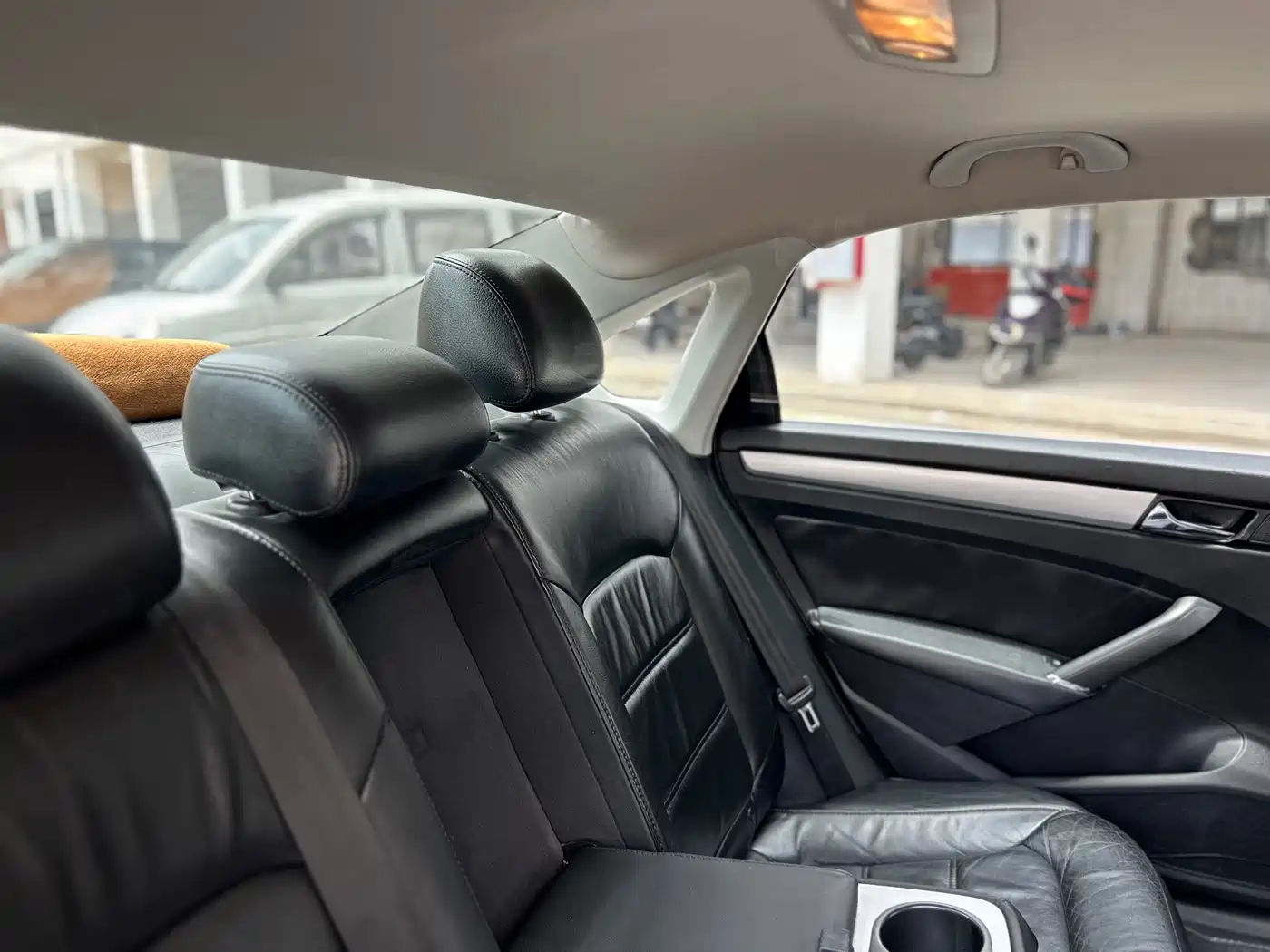Volkswagen Passat 2014 1.8TSI DSG Luxury Edition фото 24