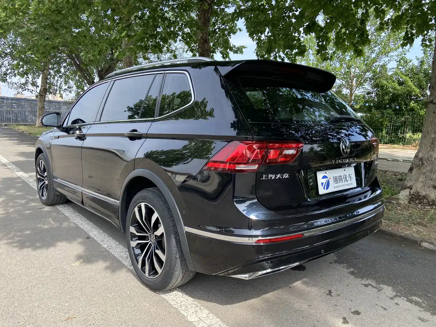 Volkswagen Tiguan L 2021 330TSI Automatic 2WD R-Line Premium фото 6