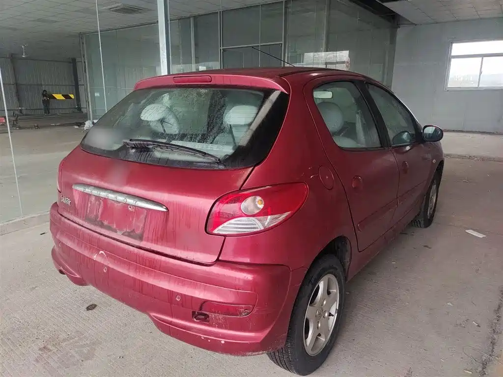 Peugeot 207 2011 Hatchback 1.4L Manual Joy Edition фото 7