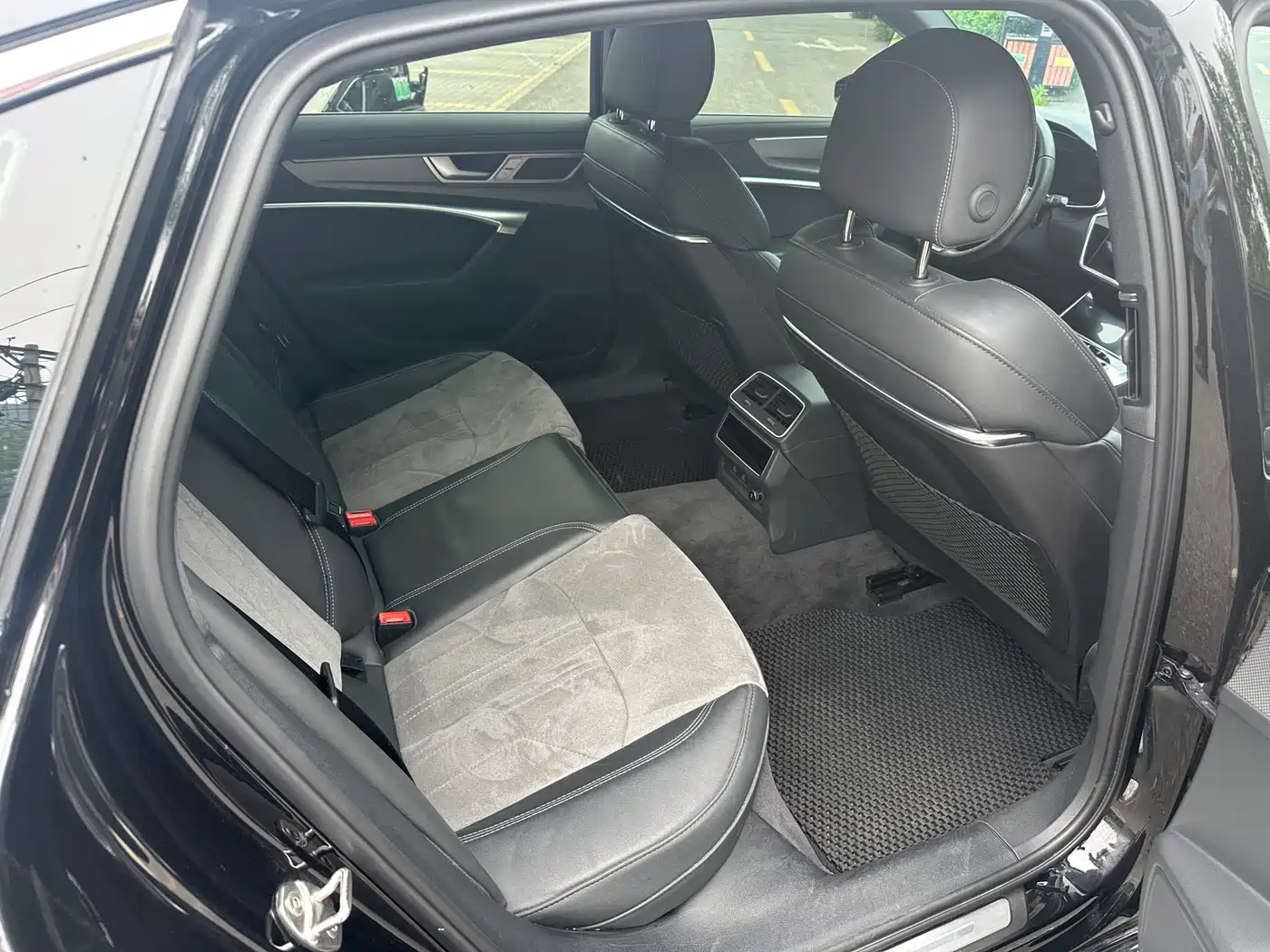 Audi A6L 2023 45 TFSI Premium Selection Dynamic фото 12