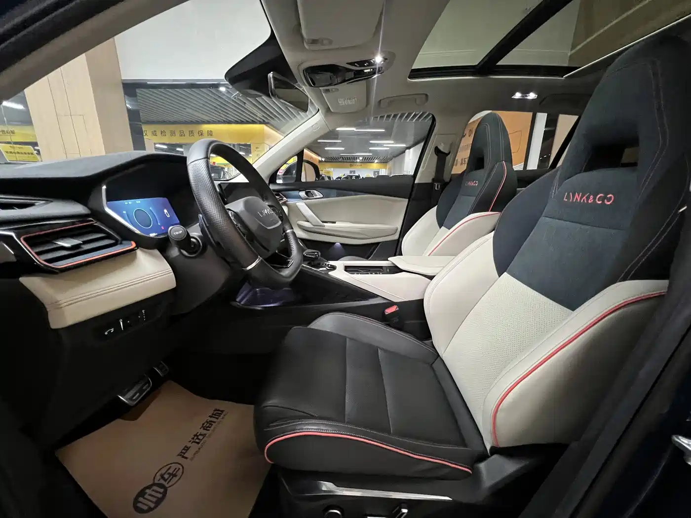 Lynk & Co 06 2020 1.5T Halo фото 9