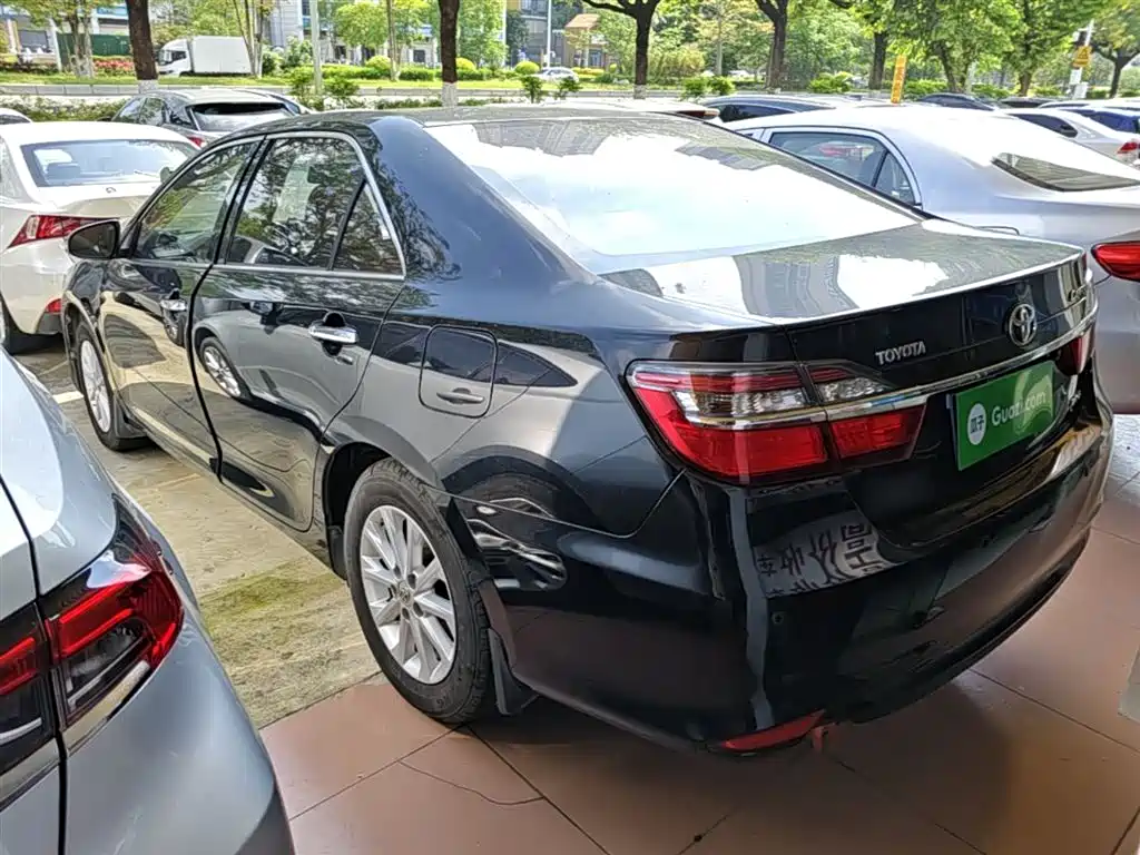 Toyota Camry 2015 2.0G Leading Edition фото 5